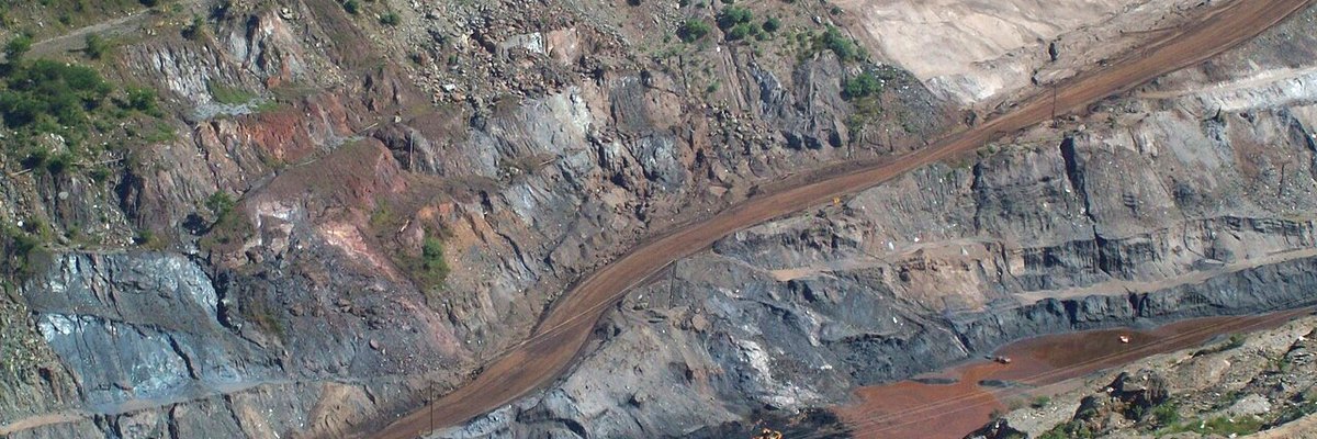 Mina de ferro a céu aberto em Itabira, Minas Gerais